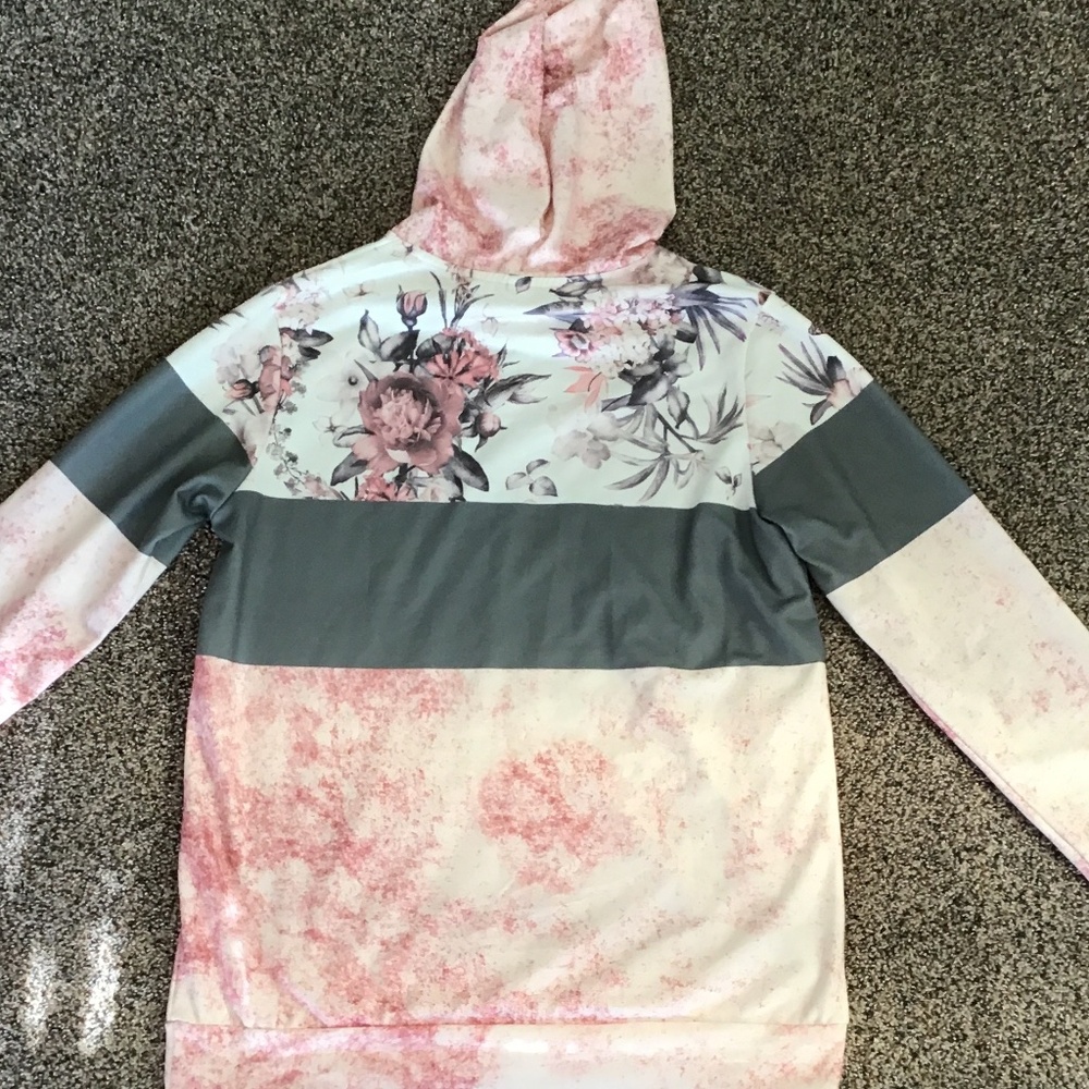 Super Cute “Exclusive” Lightweight Hoodie sweatshirt Sz L - Picture 7 of 7